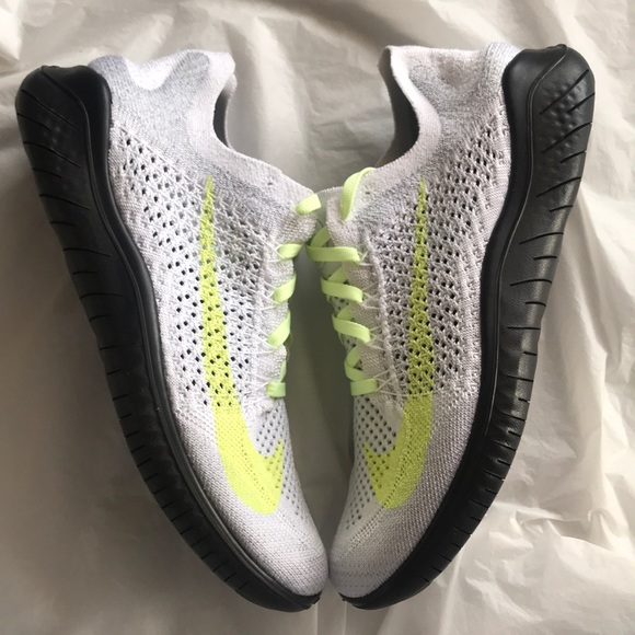 NWT Nike ID Custom Free RN Flyknit - Picture 4 of 8
